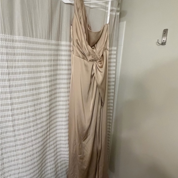 Azazie Brooke Satin Stretch in Champagne - Picture 2 of 3